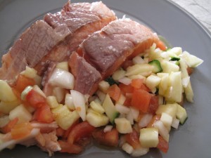 salmon-a-la-sal-con-vinagreta-manzana Salmón a la Sal con Vinagreta de Manzana